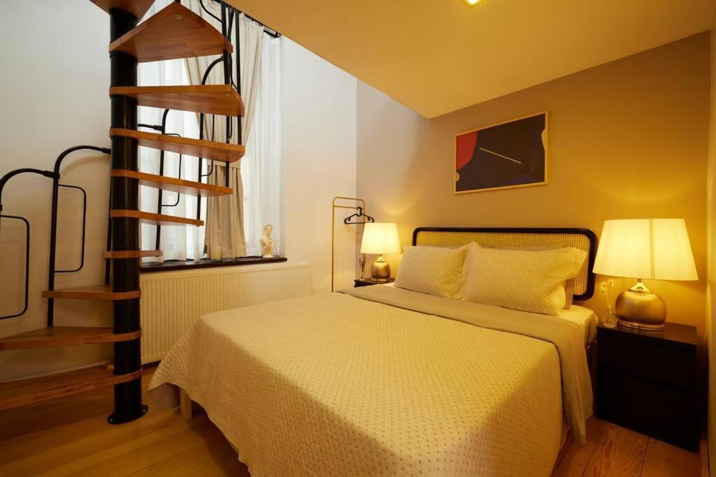 Private Building 8br @ Taksim