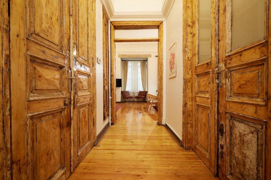 Private Building 8br @ Taksim Daire