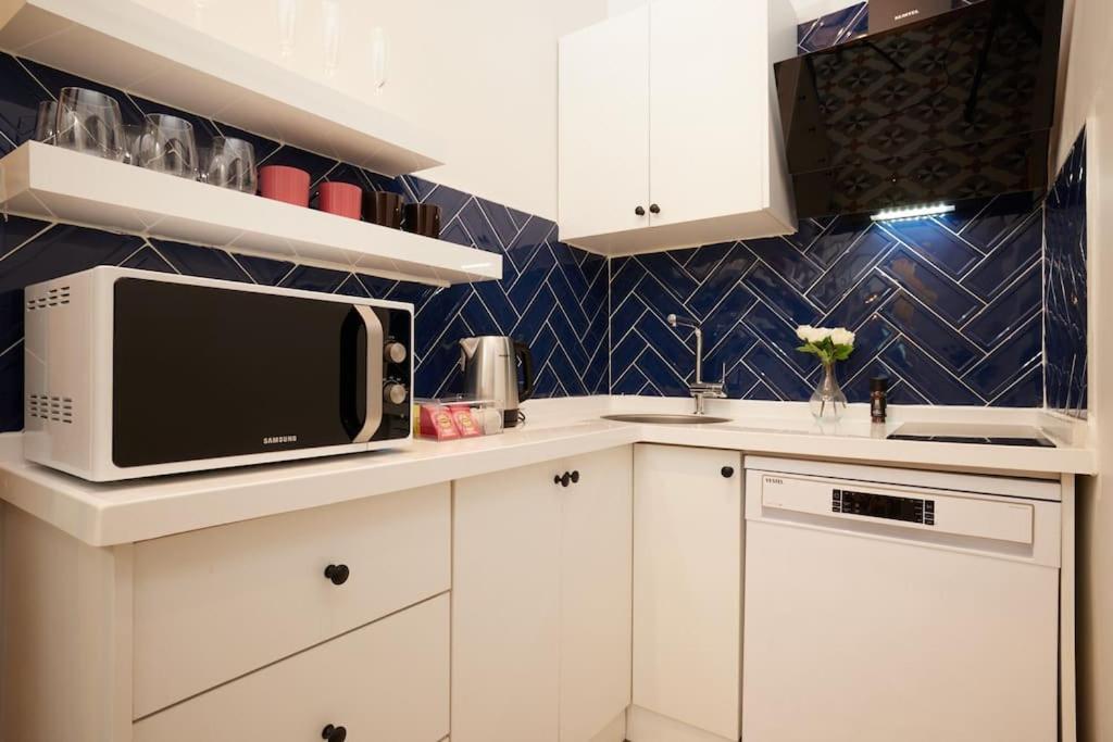 Private Building 8br @ Taksim