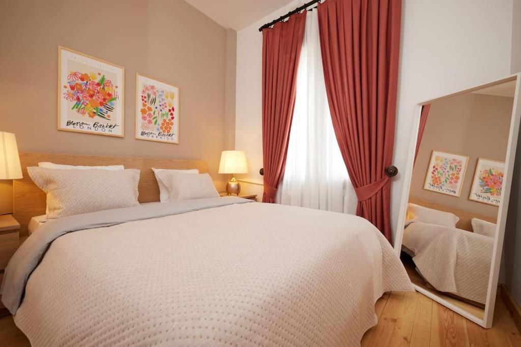 Private Building 8br @ Taksim * İstanbul