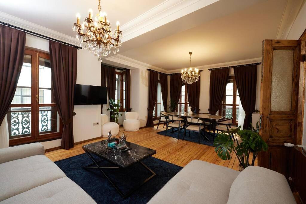 Private Building 8br @ Taksim * İstanbul