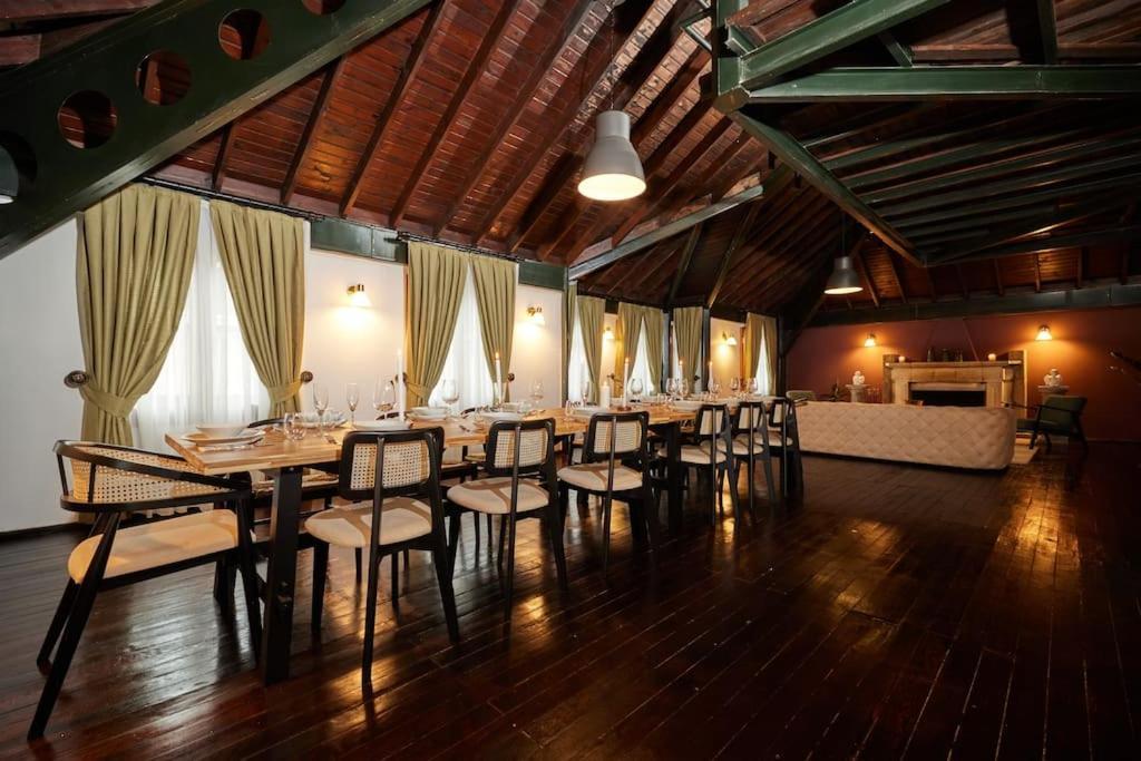 Private Building 8br @ Taksim Daire